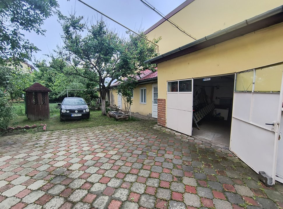 Casa individuala 3 camere, garaj + Spatiu comercial, Freidorf 22, foxfort.ro