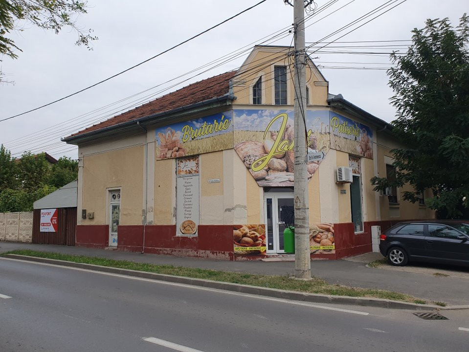 Casa individuala 3 camere, garaj + Spatiu comercial, Freidorf 33, foxfort.ro