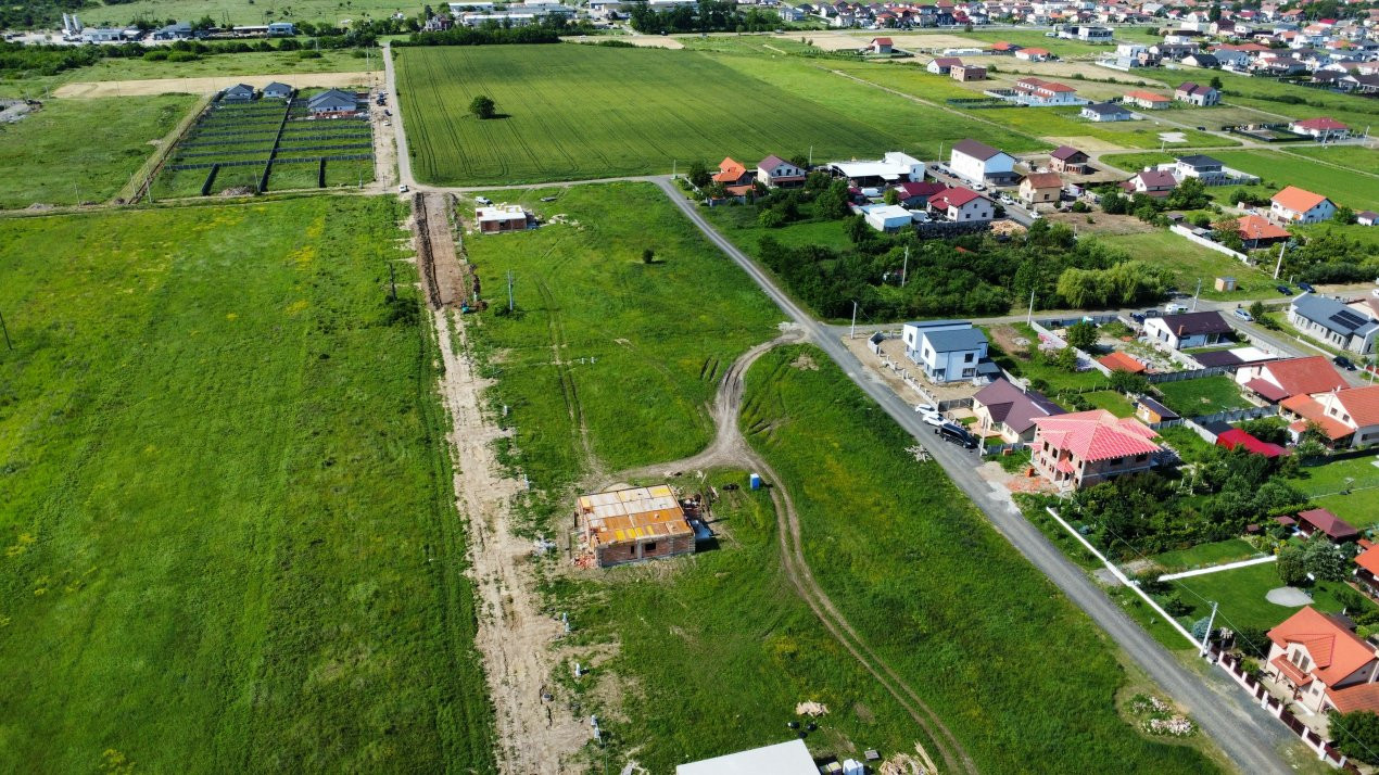 Teren intravilan de agrement, toate utilitatile + Asfalt 2, foxfort.ro