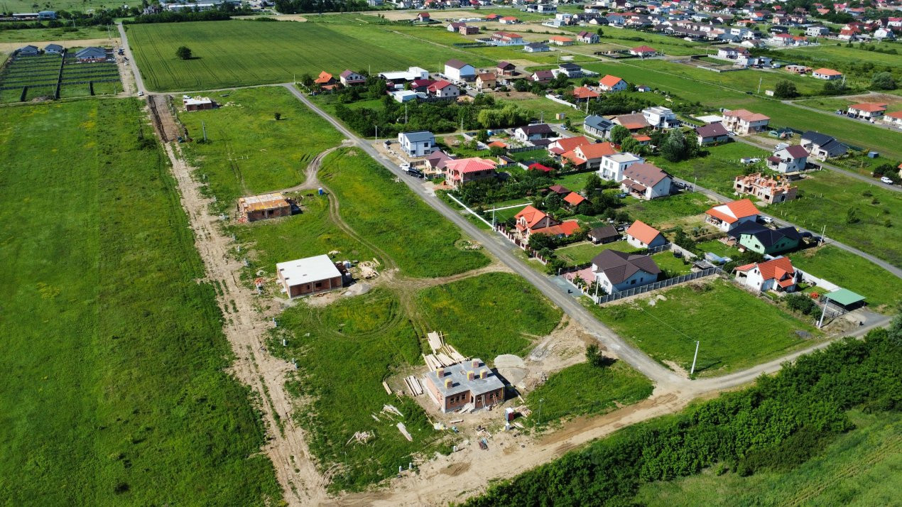 Teren intravilan de agrement, toate utilitatile + Asfalt 3, foxfort.ro