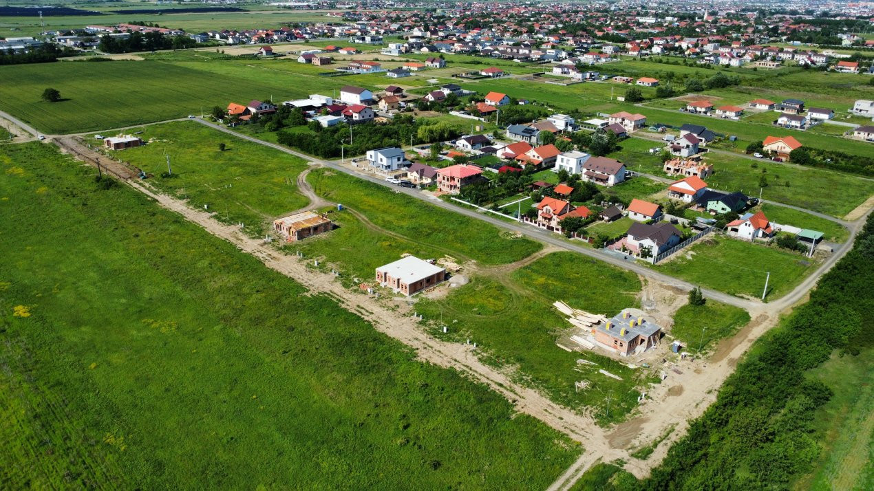 Teren intravilan de agrement, toate utilitatile + Asfalt 5, foxfort.ro