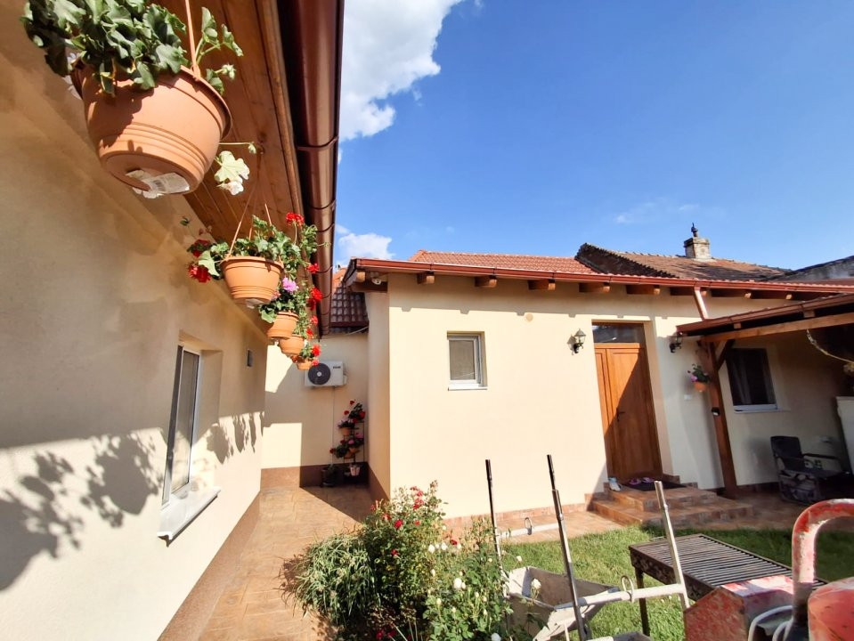 Casa individuala cu 5 camere de vanzare in Timisoara, zona Lunei 12, foxfort.ro