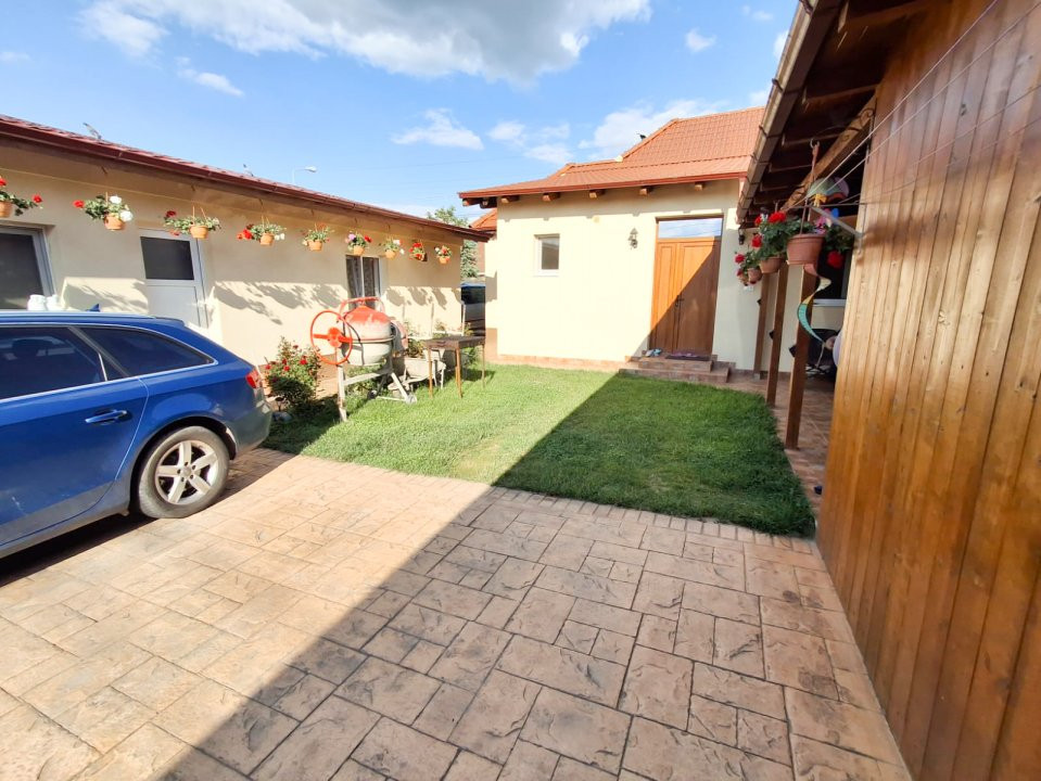 Casa individuala cu 5 camere de vanzare in Timisoara, zona Lunei 14, foxfort.ro