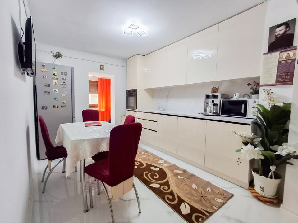 Apartament cu 3 camere de vanzare in Timisoara, zona Lipovei 4, foxfort.ro