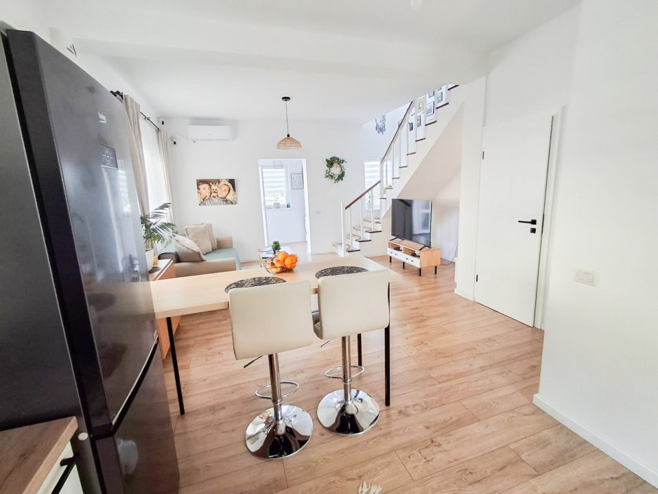 Casa tip duplex cu 3 camere de vanzare in Bucovat 5, foxfort.ro