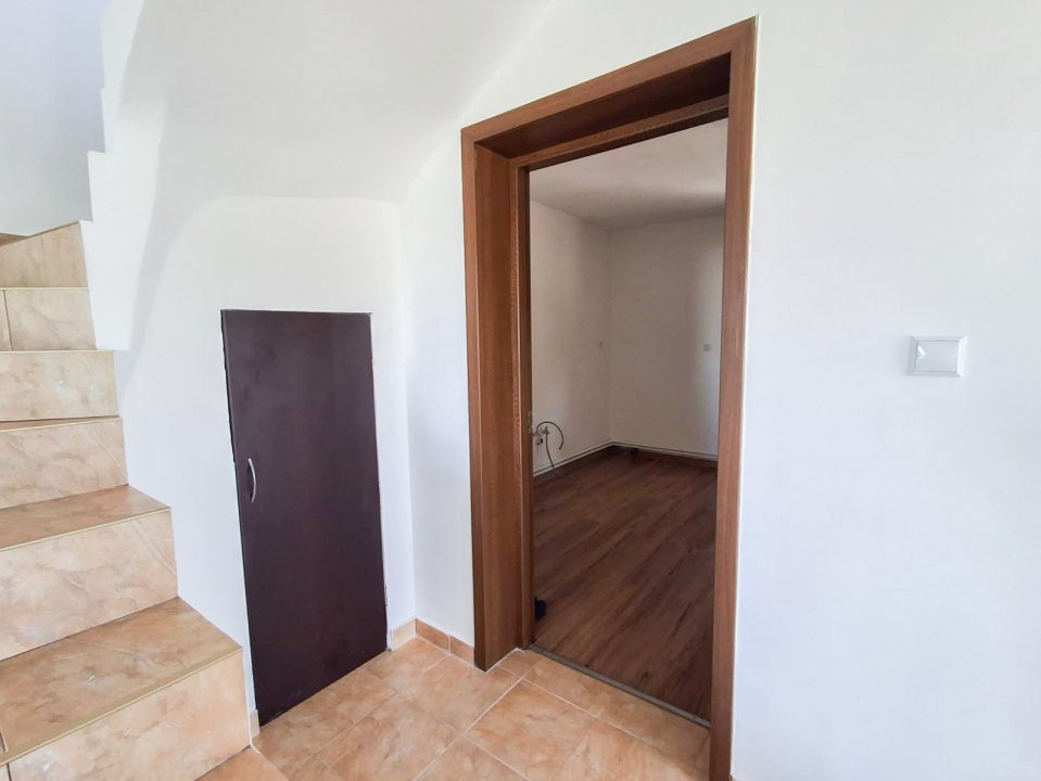 Casa individuala cu 4 camere de vanzare in Giarmata, zona Nord-Vest 6, foxfort.ro