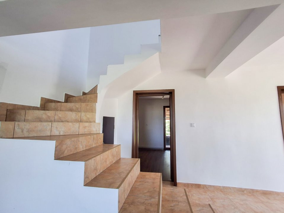 Casa individuala cu 4 camere de vanzare in Giarmata, zona Nord-Vest 10, foxfort.ro