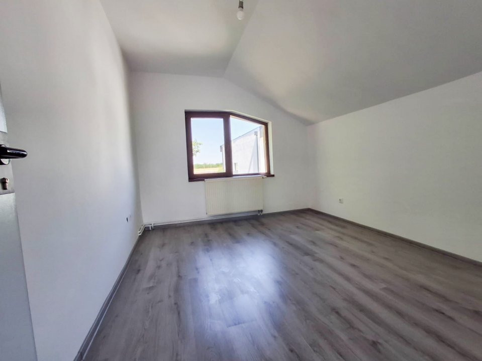 Casa individuala cu 4 camere de vanzare in Giarmata, zona Nord-Vest 16, foxfort.ro