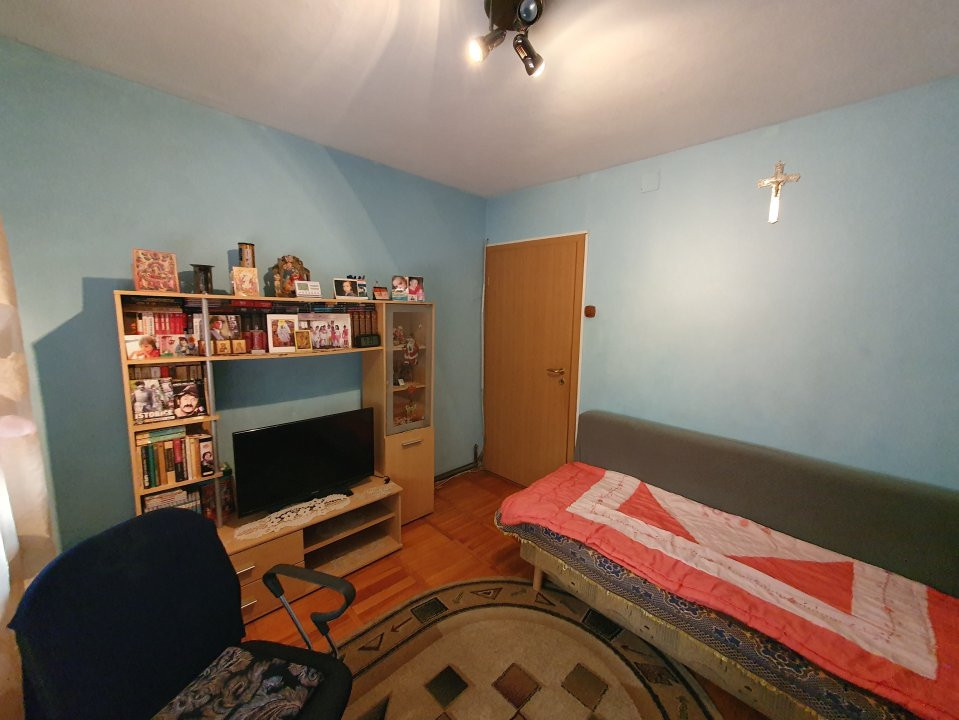 Apartament cu 3 camere decomandat - zona Dambovita 4, foxfort.ro