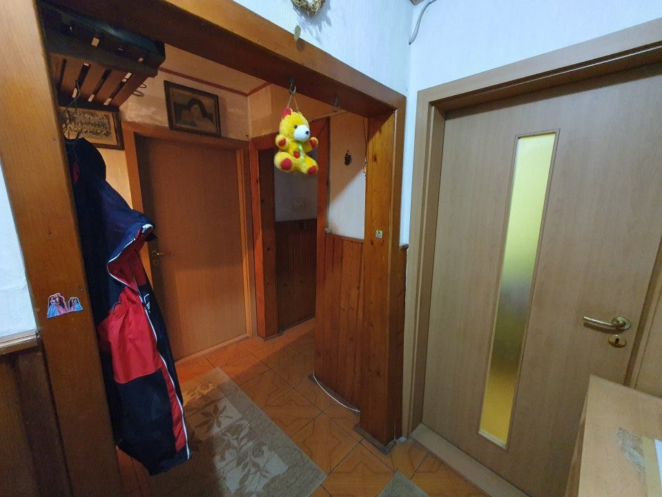 Apartament cu 3 camere decomandat - zona Dambovita 15, foxfort.ro