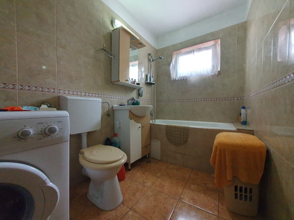 Apartament cu 3 camere decomandat - zona Dambovita 20, foxfort.ro