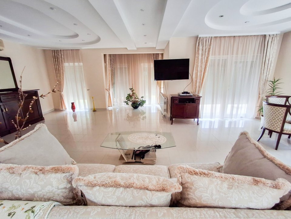 Casa individuala de vanzare in Timisoara cu sauna si piscina, zona Fratelia 1, foxfort.ro