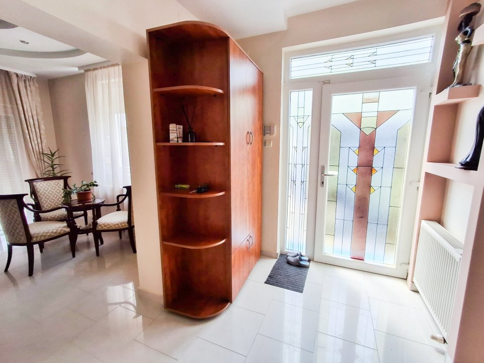 Casa individuala de vanzare in Timisoara cu sauna si piscina, zona Fratelia 6, foxfort.ro