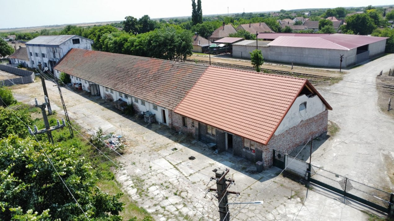 COMISION 0% Spatiu industrial de 695 mp si teren de 1821 mp - Giulvaz 6, foxfort.ro