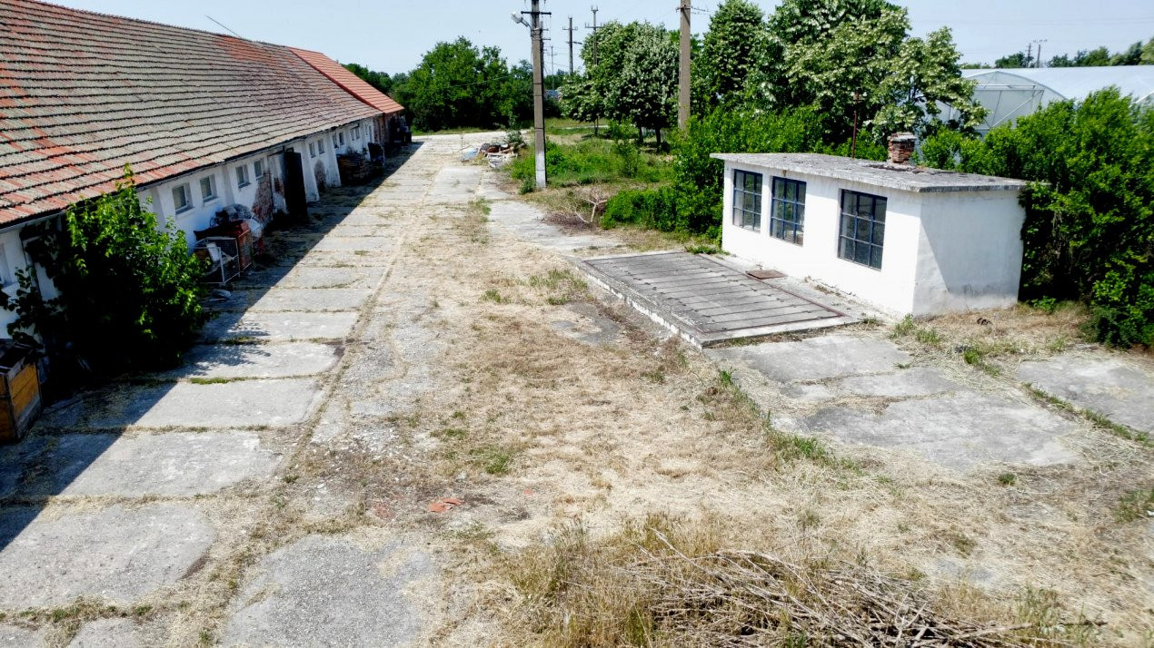 COMISION 0% Spatiu industrial de 695 mp si teren de 1821 mp - Giulvaz 7, foxfort.ro