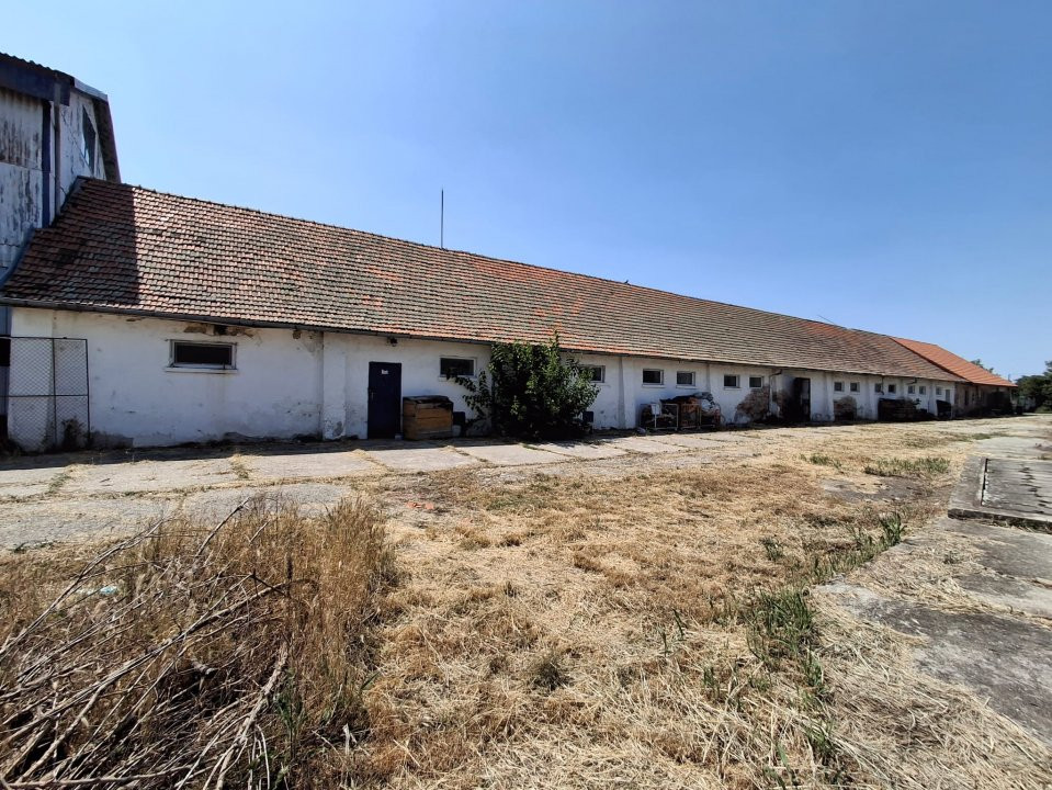 COMISION 0% Spatiu industrial de 695 mp si teren de 1821 mp - Giulvaz 12, foxfort.ro