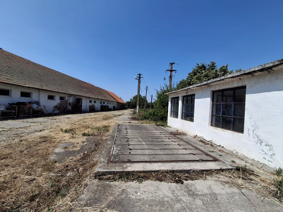 COMISION 0% Spatiu industrial de 695 mp si teren de 1821 mp - Giulvaz 13, foxfort.ro