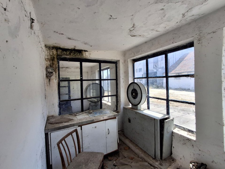 COMISION 0% Spatiu industrial de 695 mp si teren de 1821 mp - Giulvaz 15, foxfort.ro