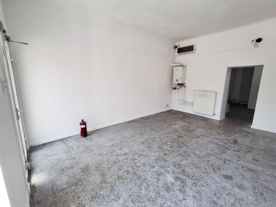 Spatiu comercial 47 mp cu vad excelent, zona Piata Badea Cartan 3, foxfort.ro