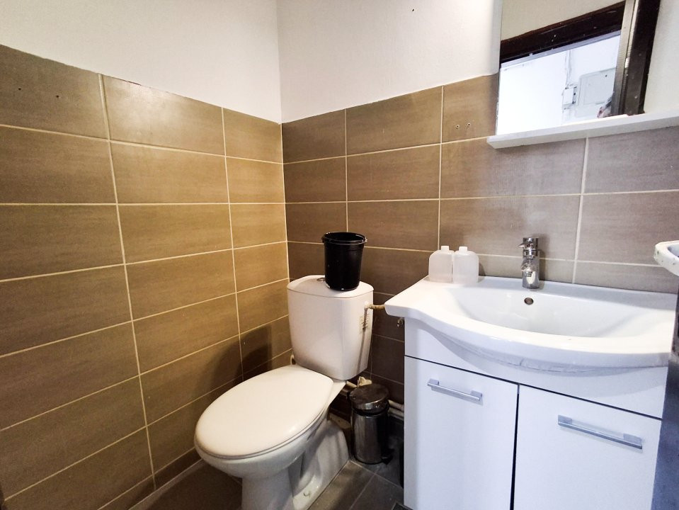 Spatiu comercial 47 mp cu vad excelent, zona Piata Badea Cartan 6, foxfort.ro