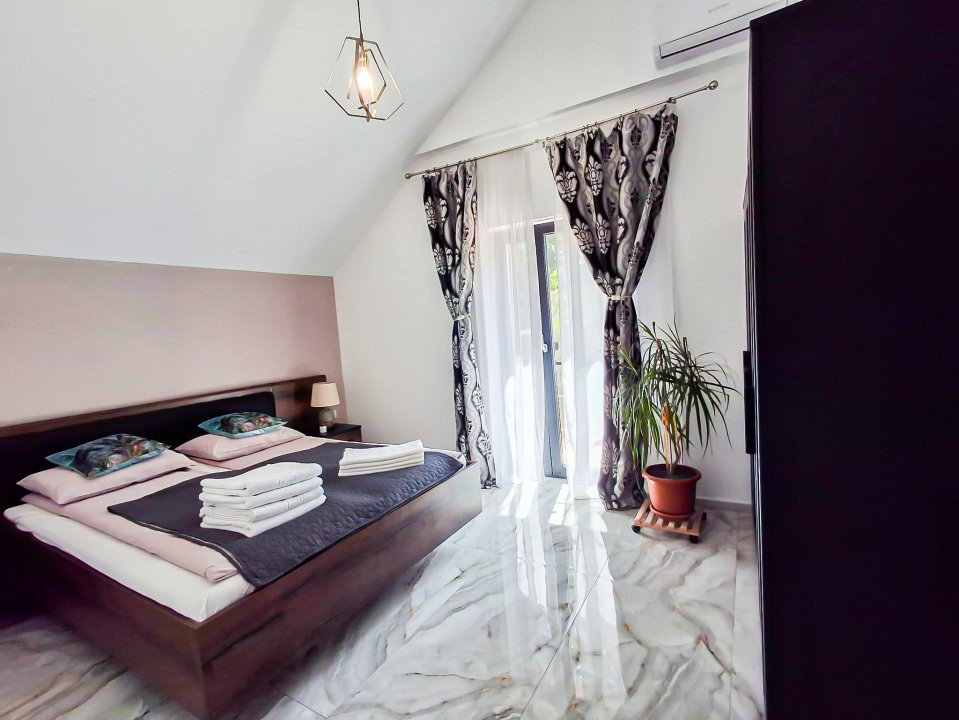 Casa cu 2 apartamente si inchiriere Air BNB - Timisoara, Sinaia 20, foxfort.ro