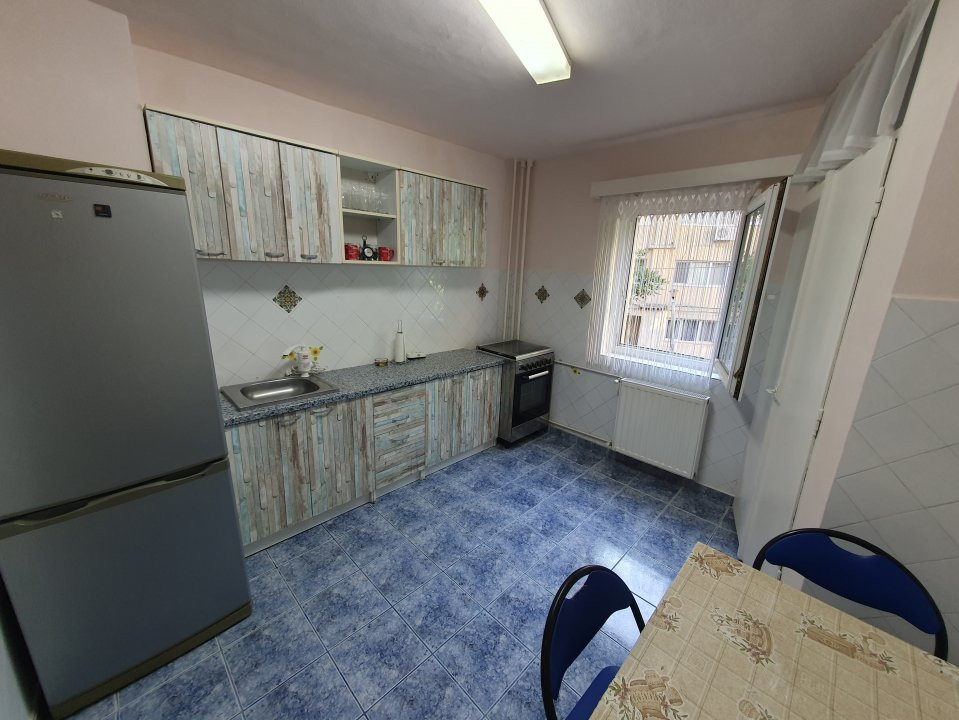 Apartament cu 3 camere, decomandat, Girocului 2, foxfort.ro