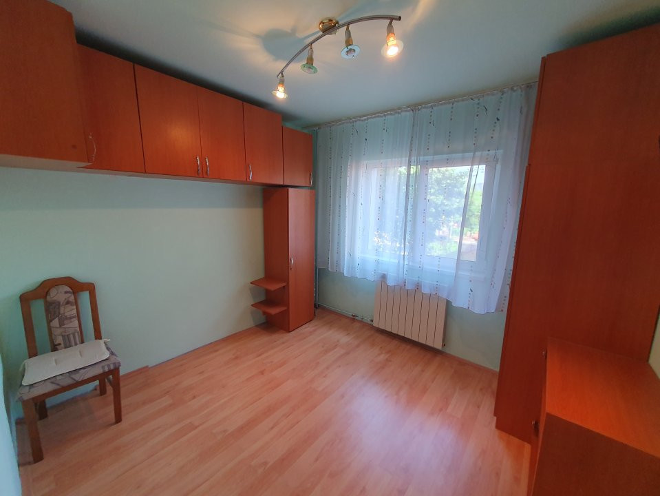 Apartament cu 3 camere, decomandat, Girocului 13, foxfort.ro