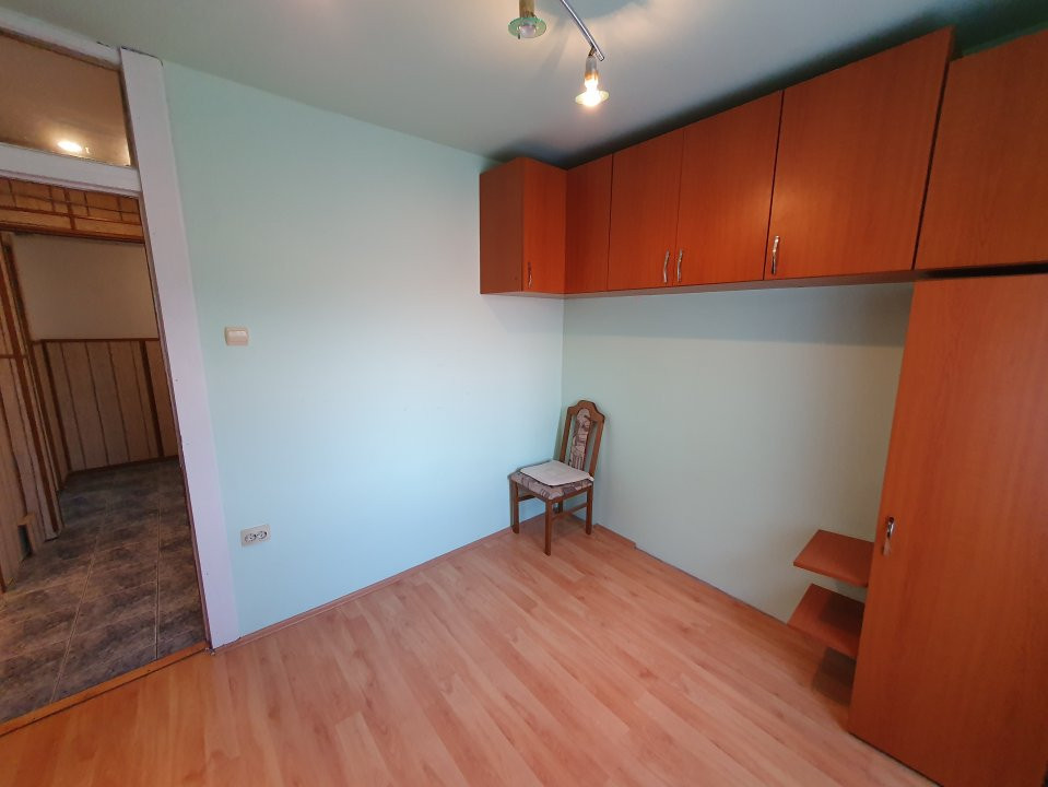Apartament cu 3 camere, decomandat, Girocului 14, foxfort.ro