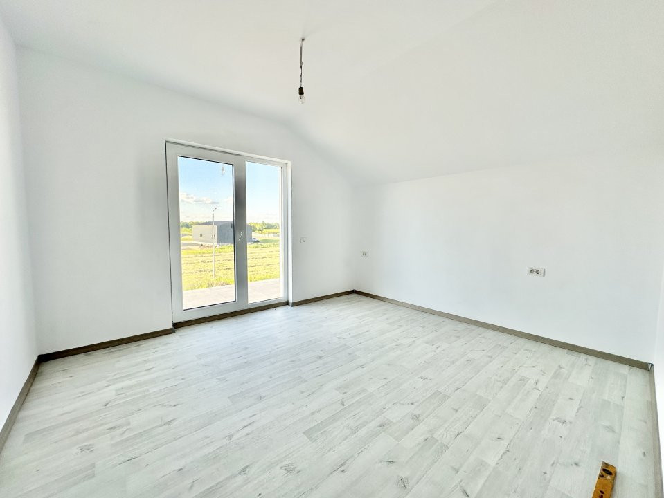 Duplex cu 3 camere si 2 bai, teren de 296 mp - Bucovat 5, foxfort.ro