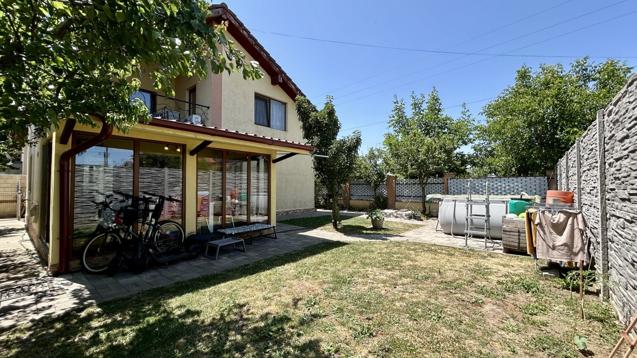 Duplex cu 4 camere spatios, teren 303 mp, zona Giarmata 1, foxfort.ro