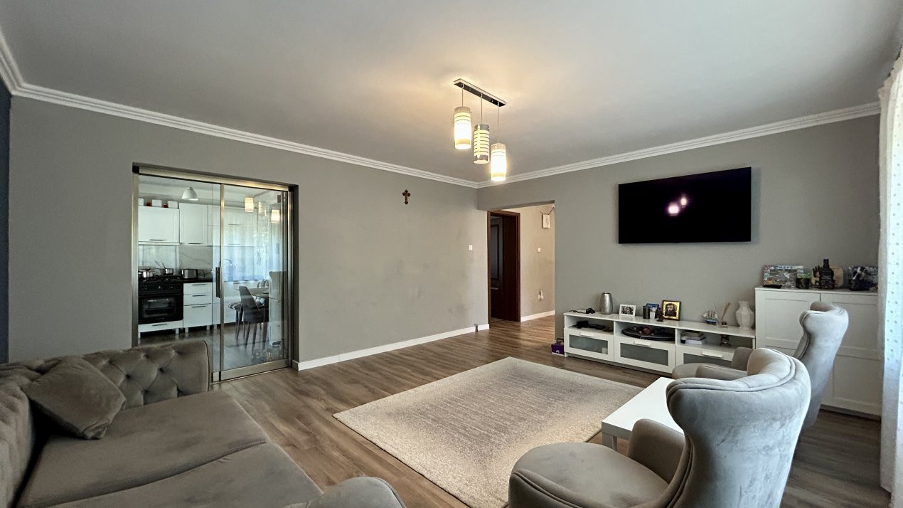 Duplex cu 4 camere spatios, teren 303 mp, zona Giarmata 3, foxfort.ro