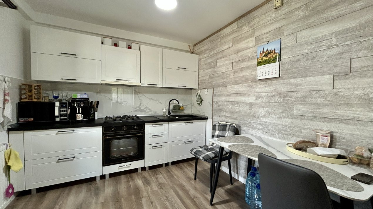 Duplex cu 4 camere spatios, teren 303 mp, zona Giarmata 11, foxfort.ro