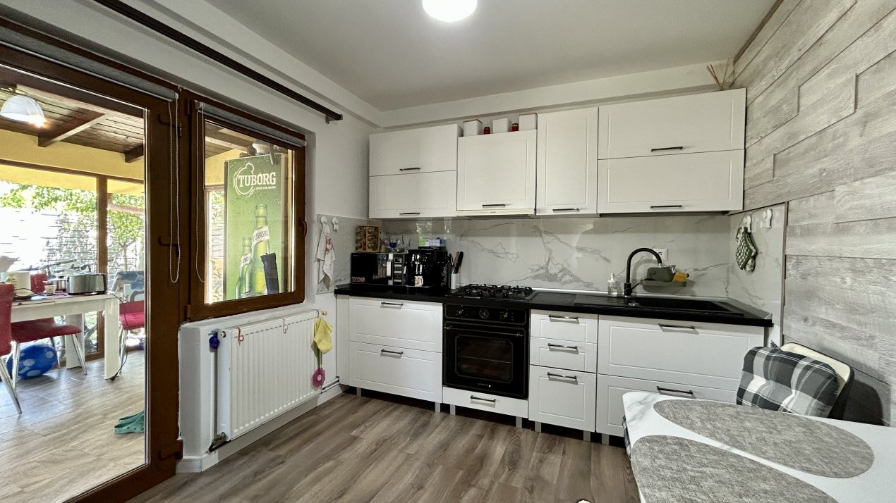 Duplex cu 4 camere spatios, teren 303 mp, zona Giarmata 12, foxfort.ro