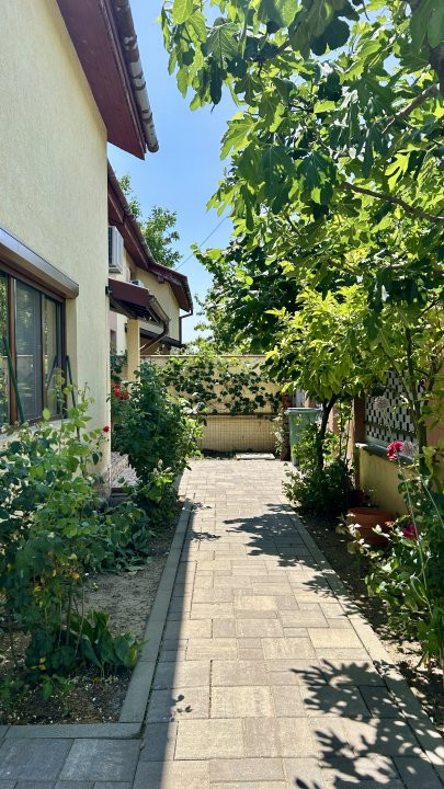 Duplex cu 4 camere spatios, teren 303 mp, zona Giarmata 25, foxfort.ro