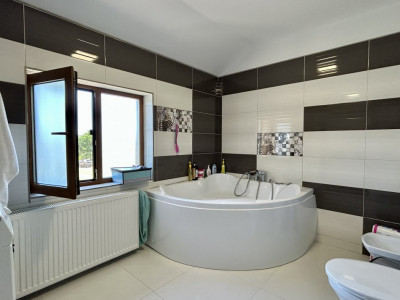Duplex cu 4 camere spatios, teren 303 mp, zona Giarmata imagine mica 14, foxfort.ro