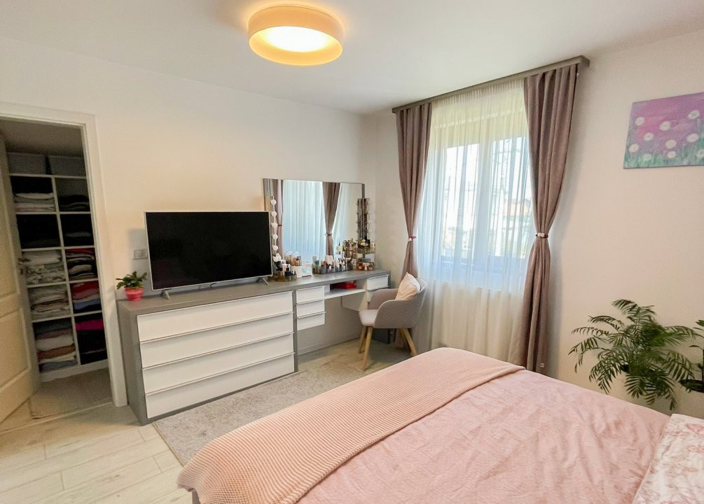 Casa individuala cu 5 camere in Mosnita Veche, zona Est 2, foxfort.ro