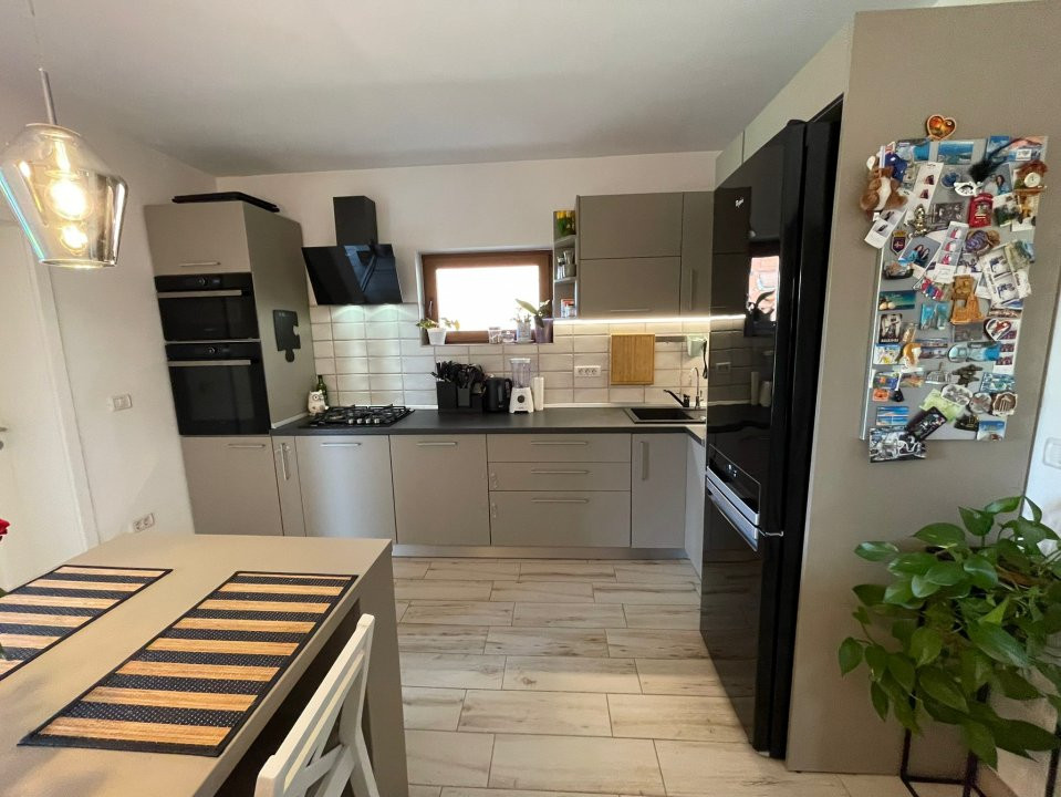 Casa individuala cu 5 camere in Mosnita Veche, zona Est 9, foxfort.ro