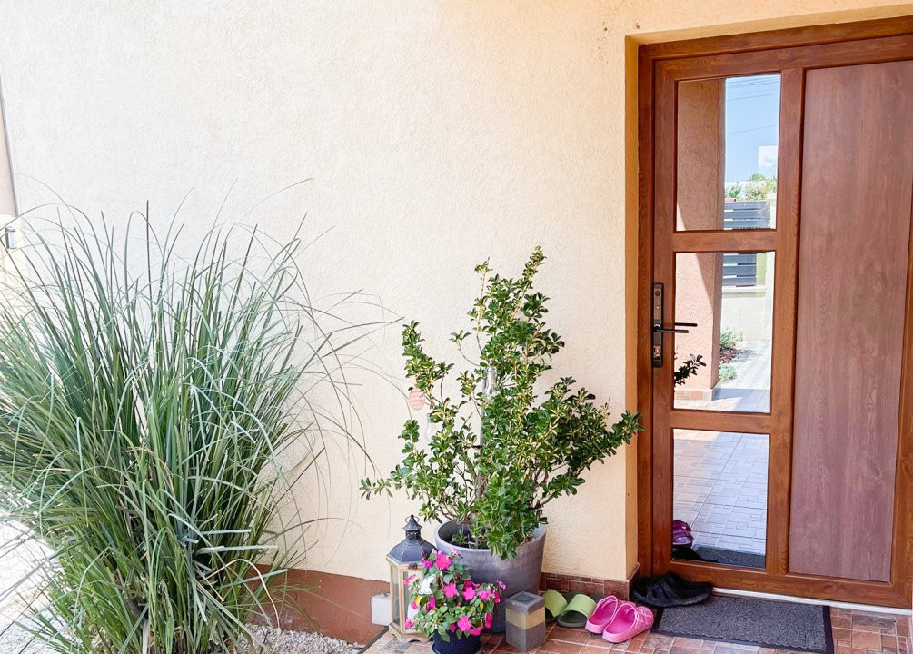 Casa individuala cu 5 camere in Mosnita Veche, zona Est 20, foxfort.ro