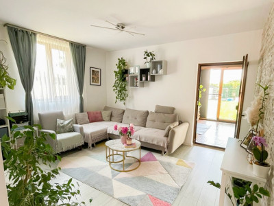 Casa individuala cu 5 camere in Mosnita Veche, zona Est