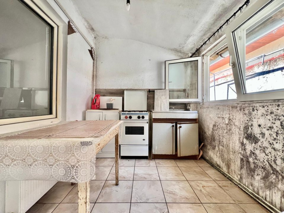 COMISION 0% Casa individuala cu 6 camere de vanzare, zona Lipovei 10, foxfort.ro