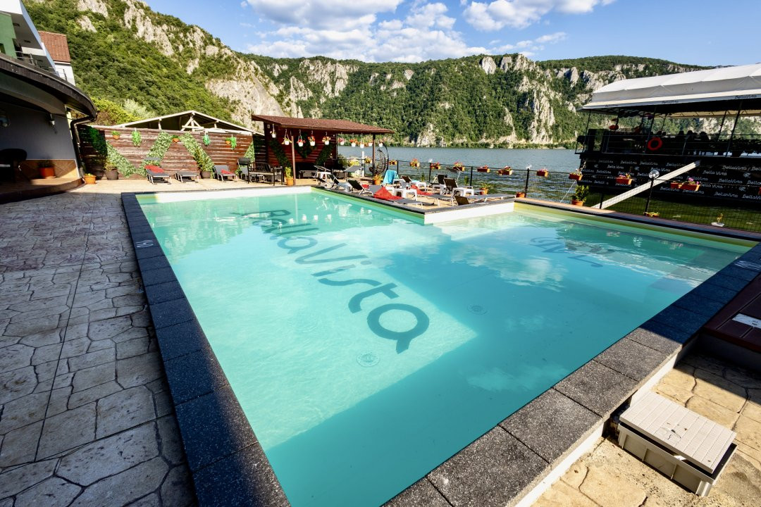 Dubova | Pensiune de vânzare | Ponton restaurant 4, foxfort.ro