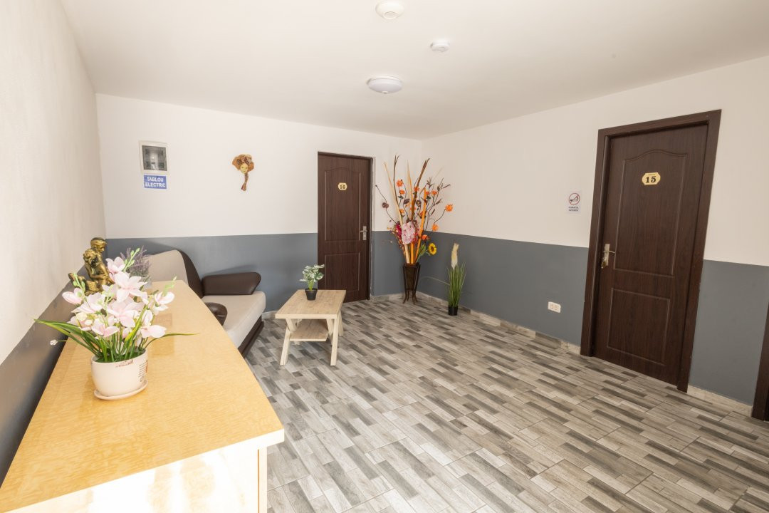 Dubova | Pensiune de vânzare | Ponton restaurant 10, foxfort.ro