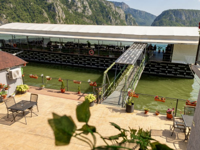 Dubova | Pensiune de vânzare | Ponton restaurant imagine mica 2, foxfort.ro