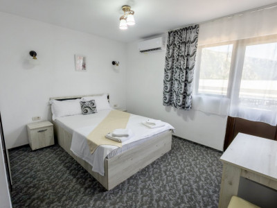 Dubova | Pensiune de vânzare | Ponton restaurant imagine mica 13, foxfort.ro