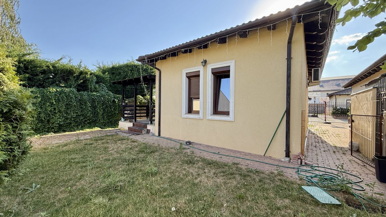 Casa individuala cu 4 camere, si teren de 250 mp, zona Giroc 13, foxfort.ro