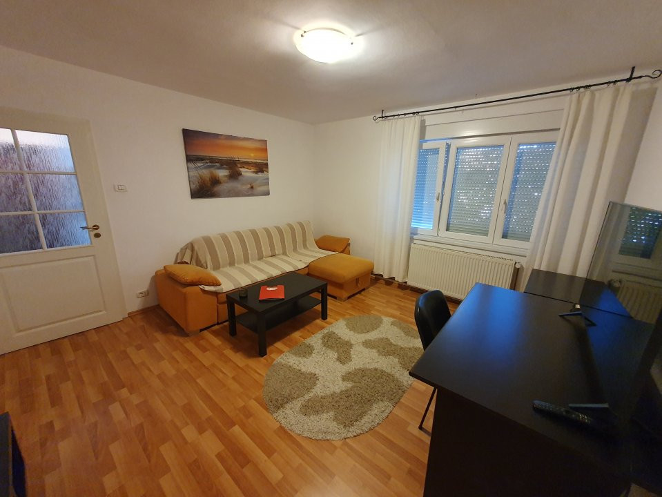 Apartament cu 2 camere de inchiriat, zona Central 8, foxfort.ro