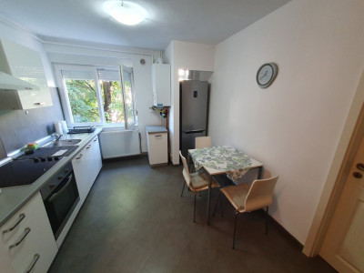 Apartament cu 2 camere de inchiriat, zona Central