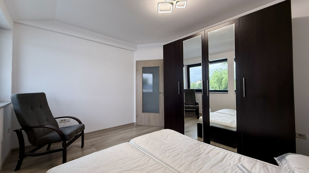 Apartament cu 3 camere semidecomandat - zona Giarmata 8, foxfort.ro