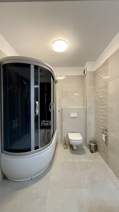 Apartament cu 3 camere semidecomandat - zona Giarmata 11, foxfort.ro