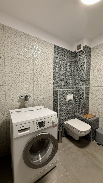 Apartament cu 3 camere semidecomandat - zona Giarmata 13, foxfort.ro